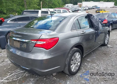 2012 Chrysler 200 Lx z USA, uszkodzony, nr VIN 1C3CCBAB7CN319312